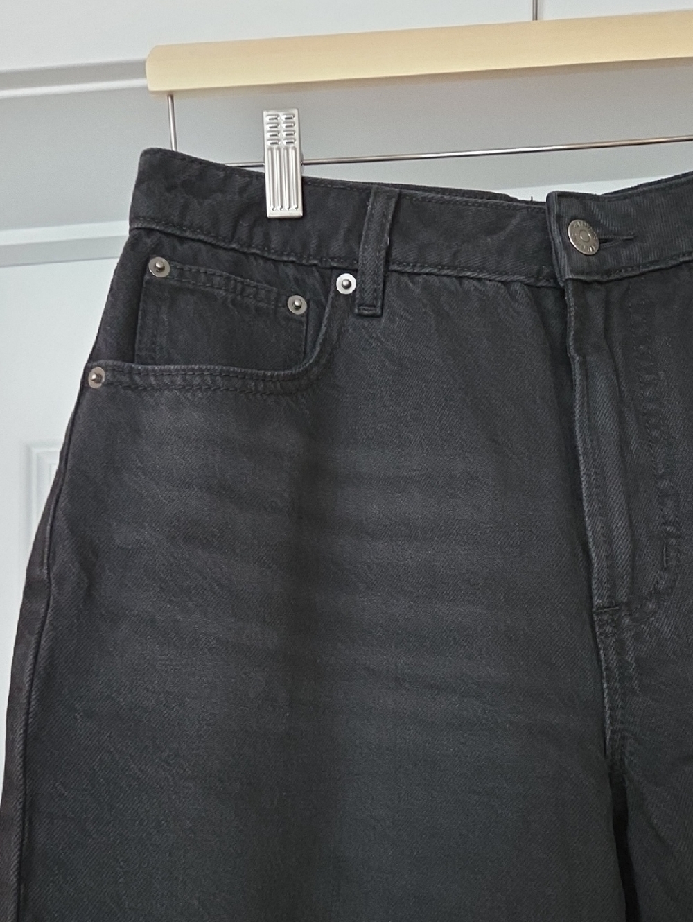 NWOT Reitmans High-Rise Barrel Jeans,Black, Size 29 - Picture 11 of 15